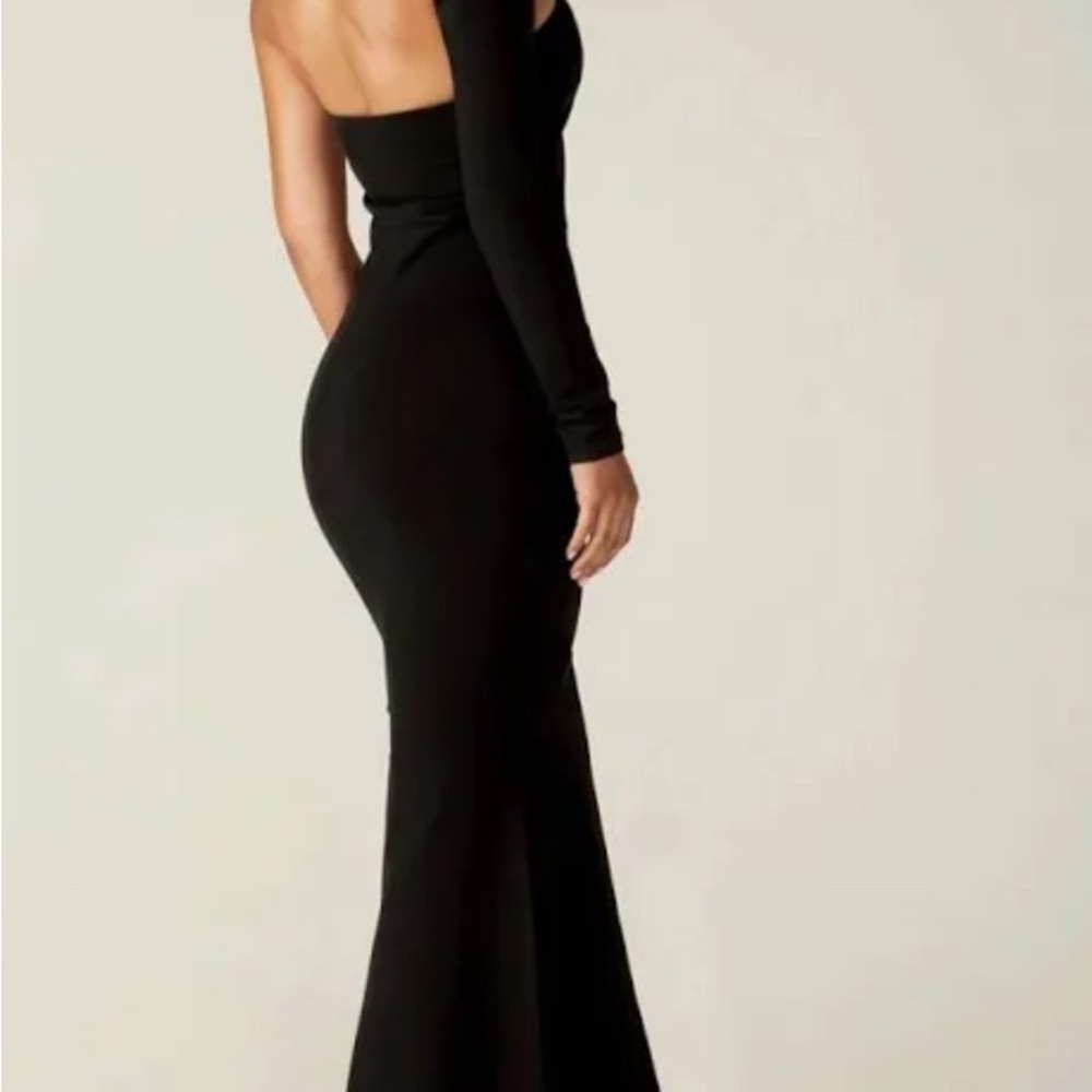 Elegant Black One-Shoulder Dress